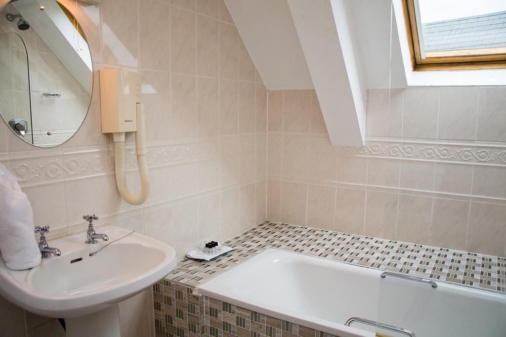 Davitts Guesthouse Кенмеър Екстериор снимка
